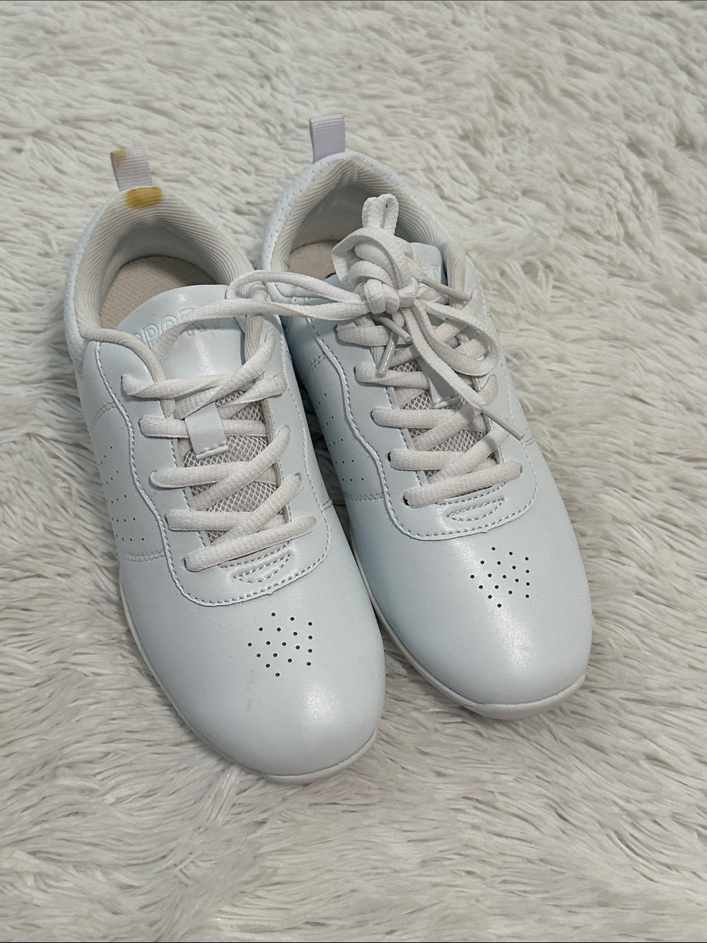 🐛 NWOT Amazon Dance Sneaker